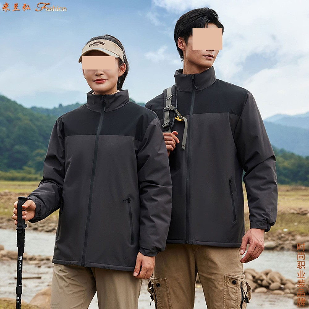 山东源头三合一冲锋衣厂家:免费设计 企业团体冲锋衣定制厂家